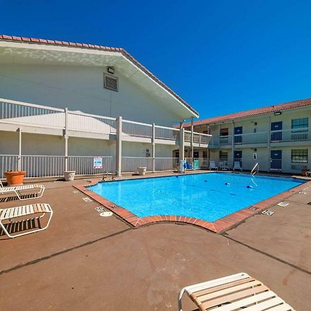 Motel 6-Dallas, Tx - Фармерс-Бранч Экстерьер фото