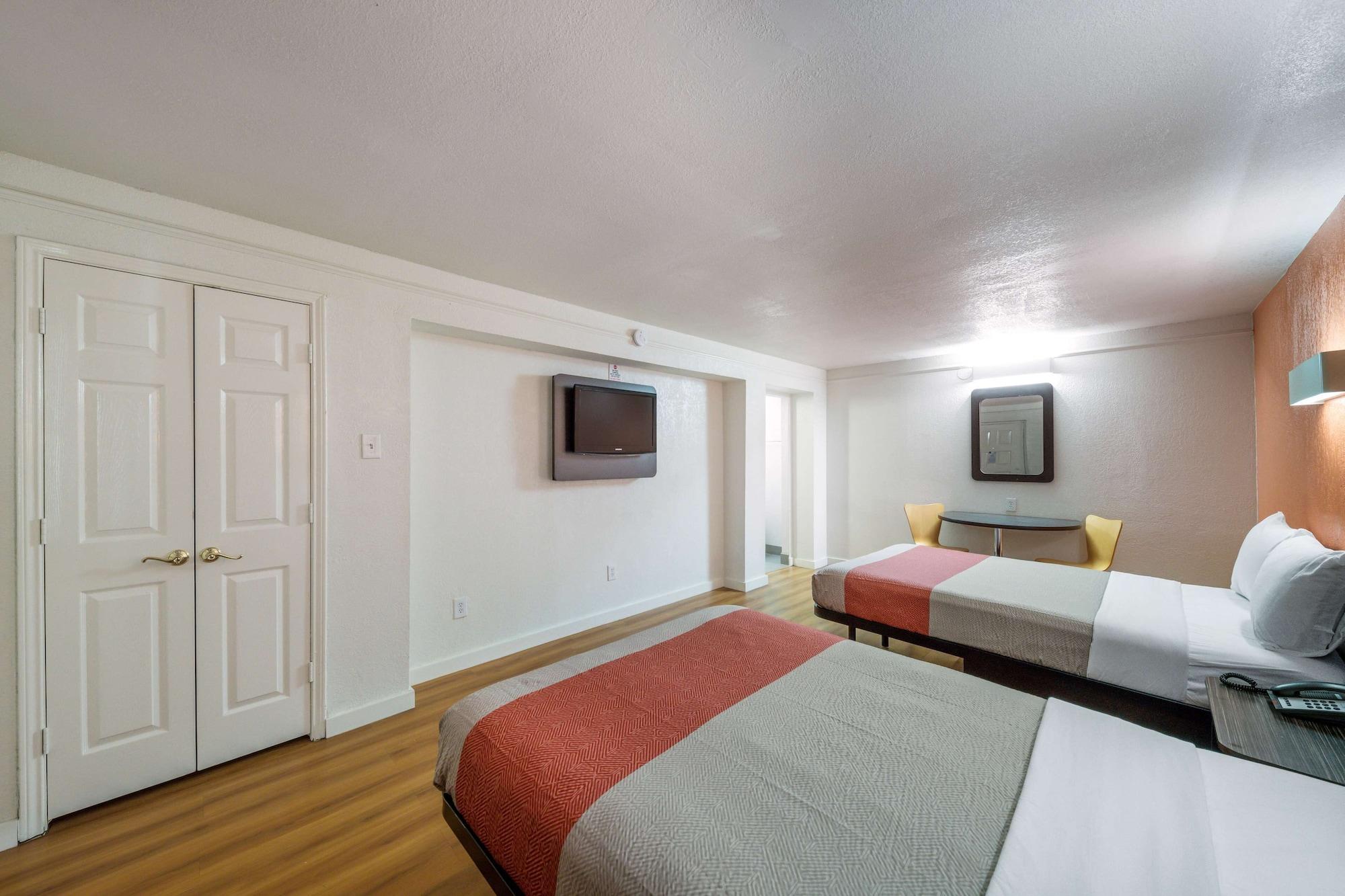 Motel 6-Dallas, Tx - Фармерс-Бранч Экстерьер фото