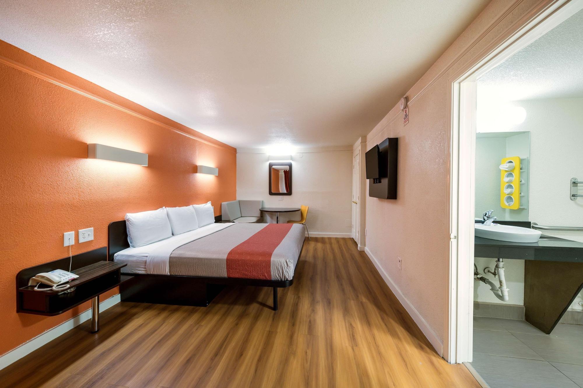 Motel 6-Dallas, Tx - Фармерс-Бранч Экстерьер фото