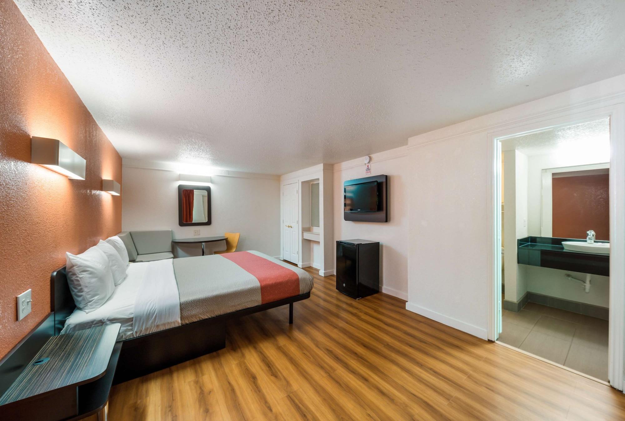 Motel 6-Dallas, Tx - Фармерс-Бранч Экстерьер фото