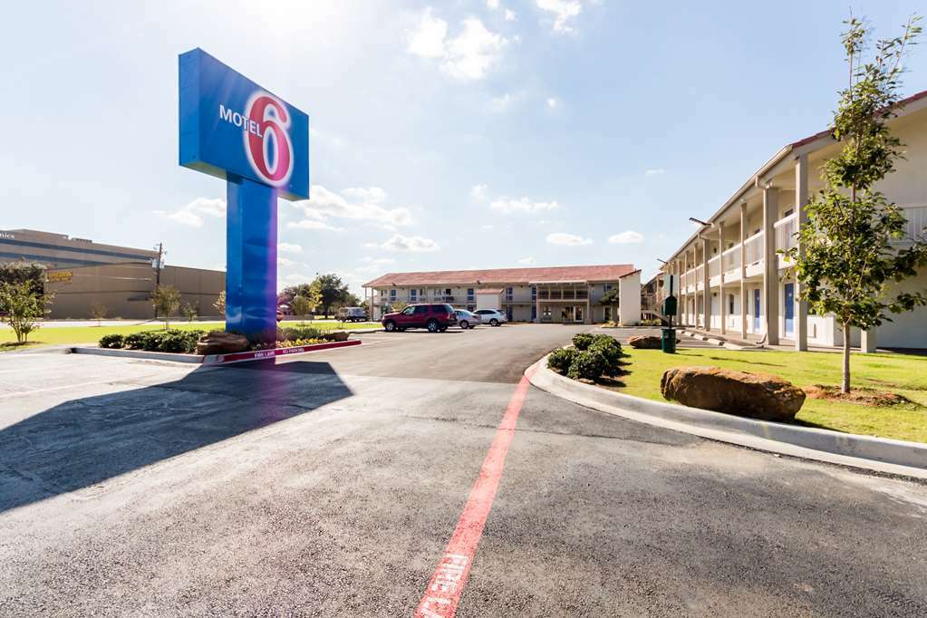 Motel 6-Dallas, Tx - Фармерс-Бранч Экстерьер фото