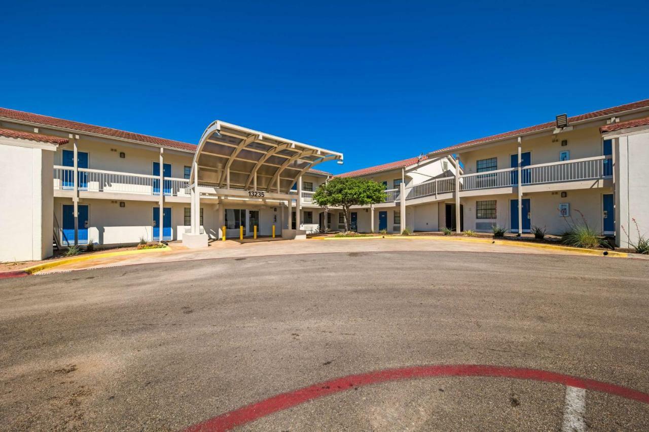 Motel 6-Dallas, Tx - Фармерс-Бранч Экстерьер фото
