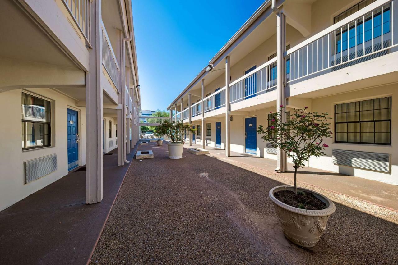 Motel 6-Dallas, Tx - Фармерс-Бранч Экстерьер фото